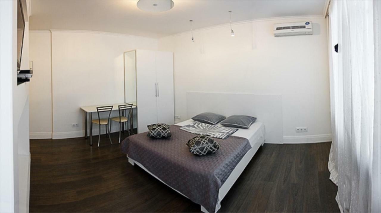 Great Studio Near The Pechersk Київ Екстер'єр фото